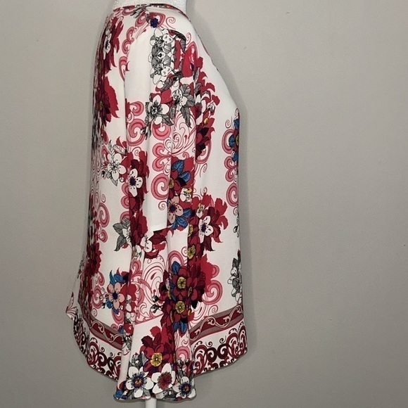 Violet + Claire Floral Boho Deep V-Neck Top Size Small - Picture 6 of 8